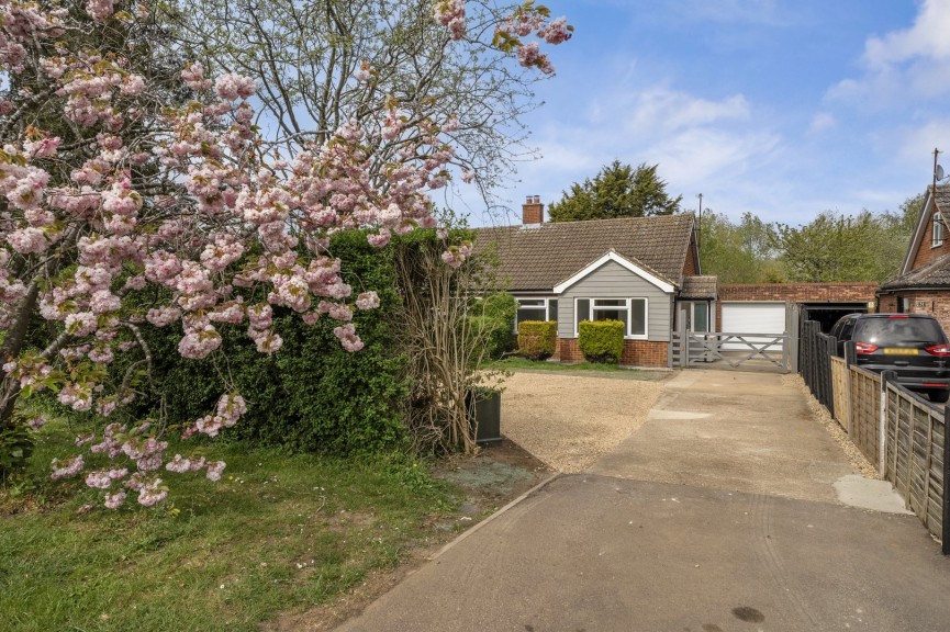 2 bedroom Bungalow for Sale Meppershall, Shefford, Bedfordshire