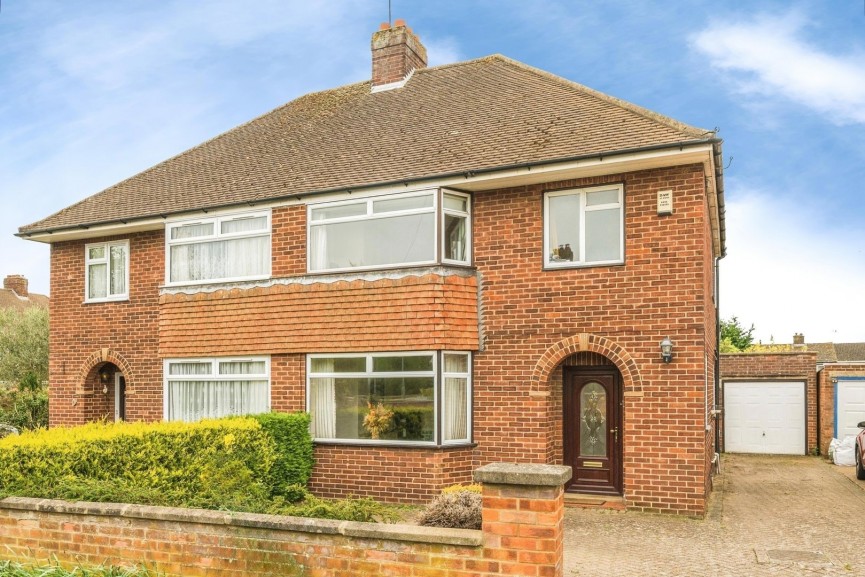 3 bedroom House for Sale Oak Road, Flitwick, Bedfordshire