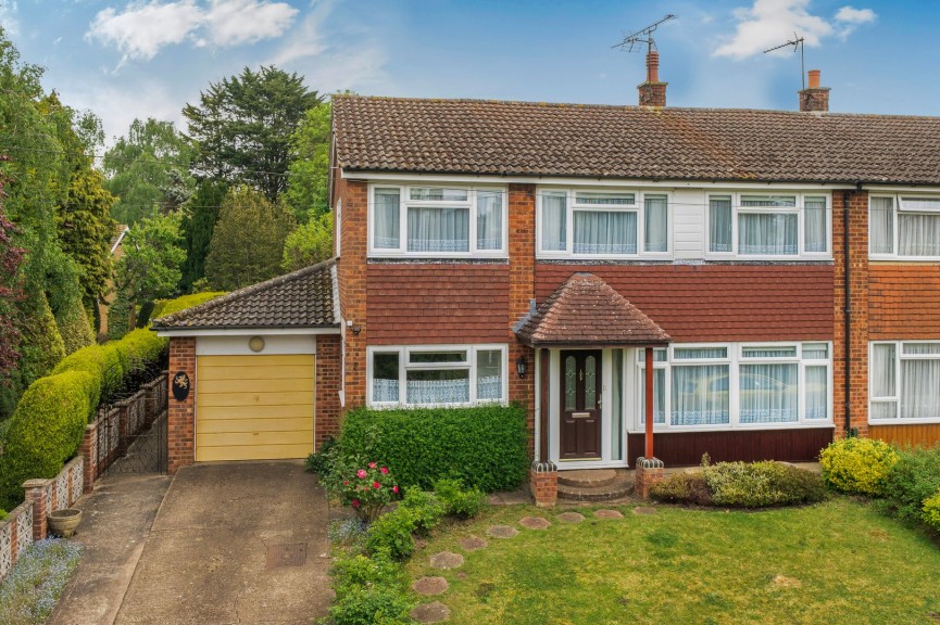 4 bedroom House for Sale The Lane, Tebworth, Bedfordshire