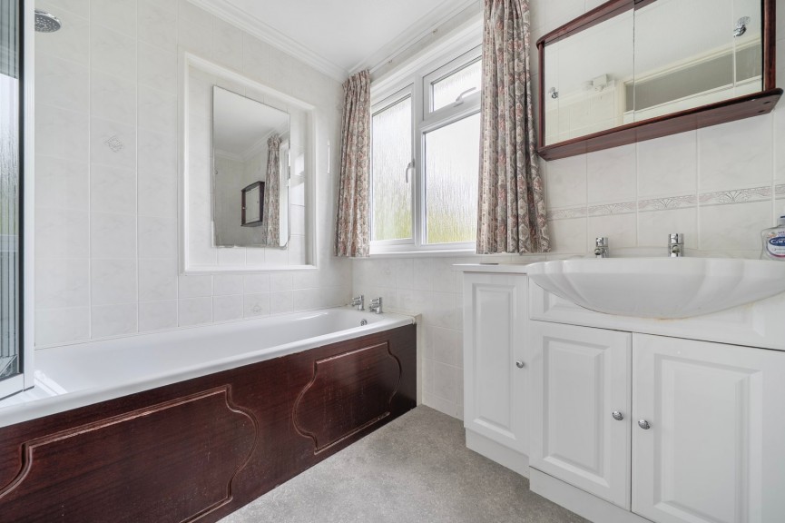 4 bedroom House for Sale The Lane, Tebworth, Bedfordshire