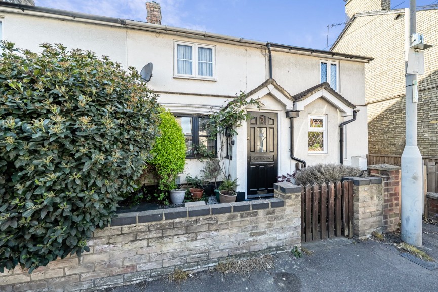 2 bedroom House for Sale High Street, Arlesey, Bedfordshire