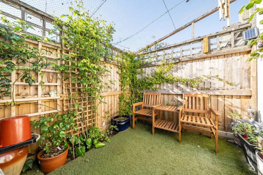 2 bedroom House for Sale High Street, Arlesey, Bedfordshire