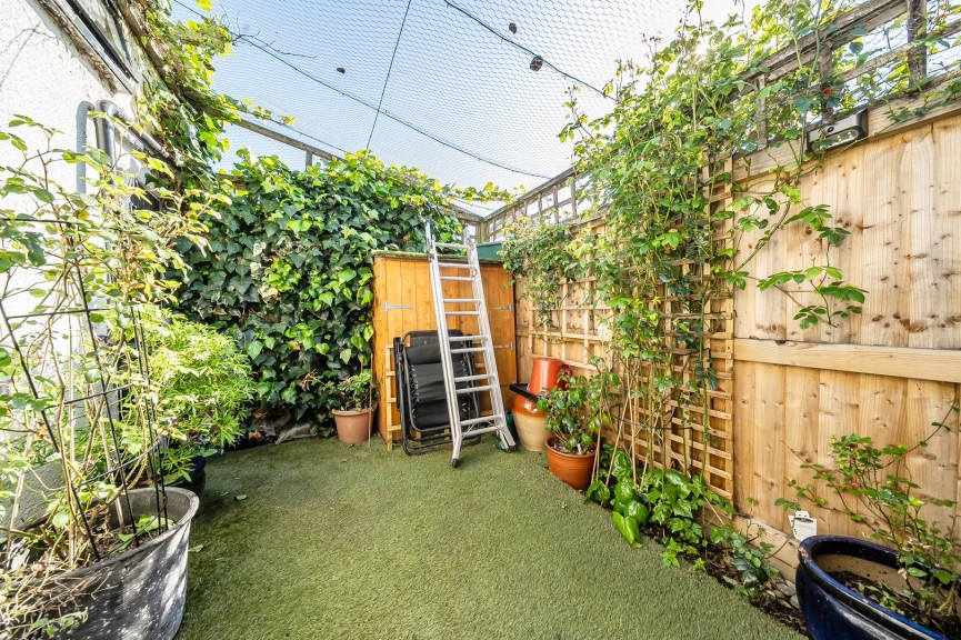 2 bedroom House for Sale High Street, Arlesey, Bedfordshire