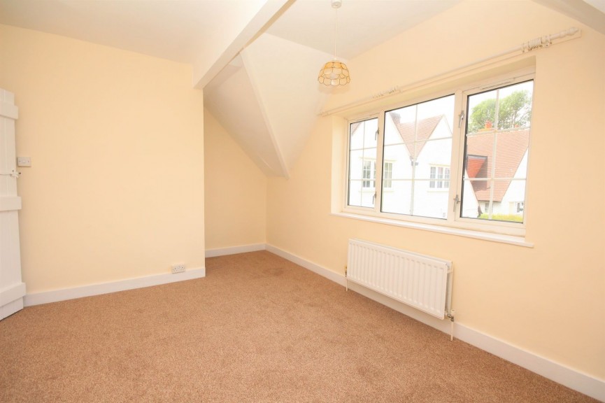2 bedroom House for Sale Lytton Avenue, Letchworth Garden City, Hertfordshire