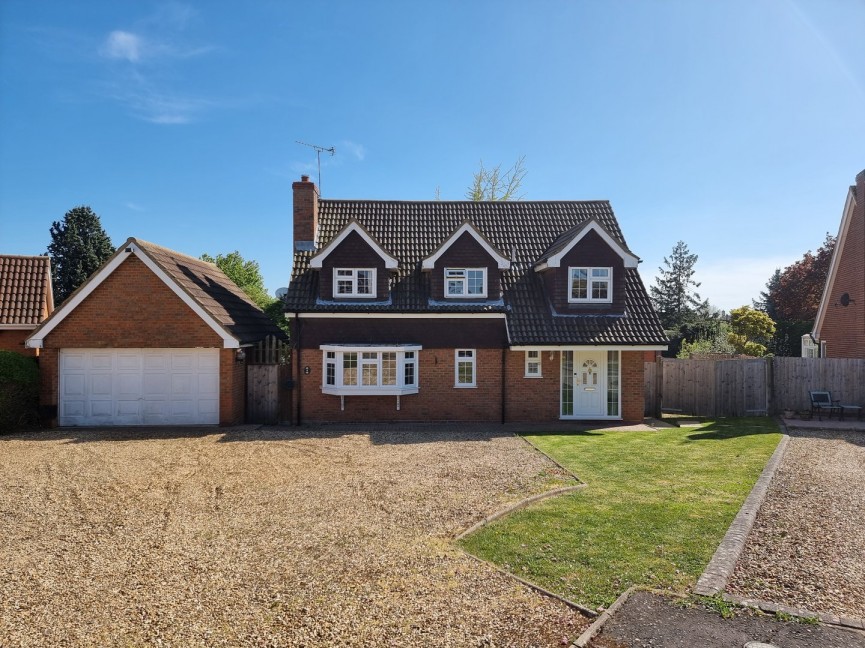 4 bedroom House for Sale Silsoe, Bedford