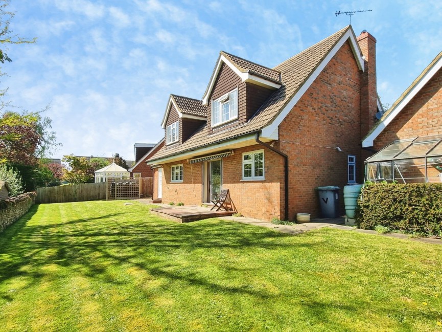 4 bedroom House for Sale Silsoe, Bedford