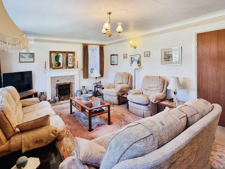 4 bedroom House for Sale Silsoe, Bedford