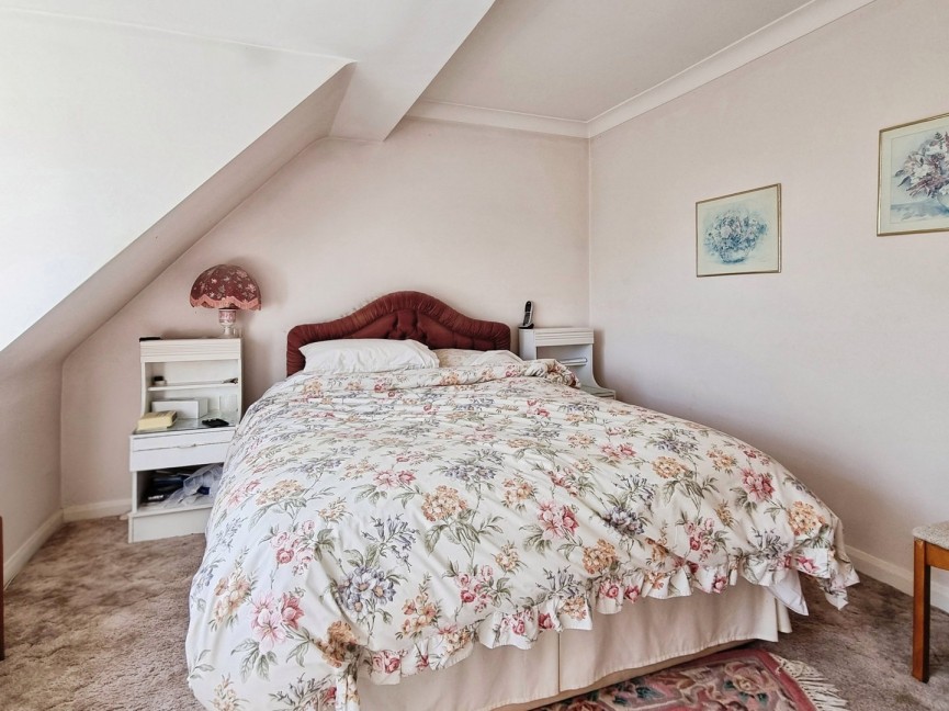 4 bedroom House for Sale Silsoe, Bedford
