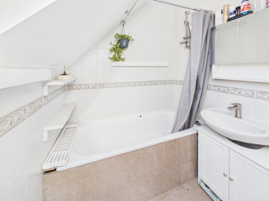 2 bedroom Flat for Sale Rose Lane, Biggleswade, Bedfordshire