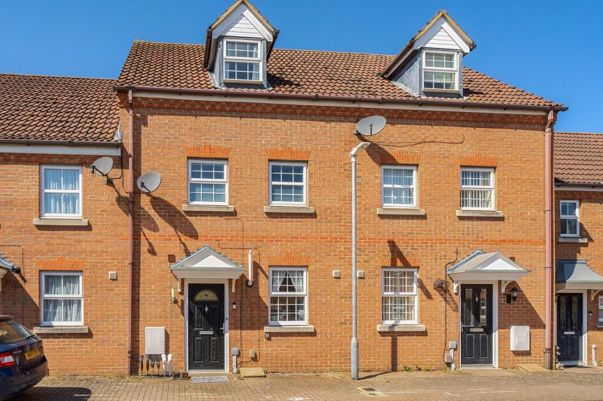 3 bedroom House for Sale Nightingale Mews, Shefford, Bedfordshire