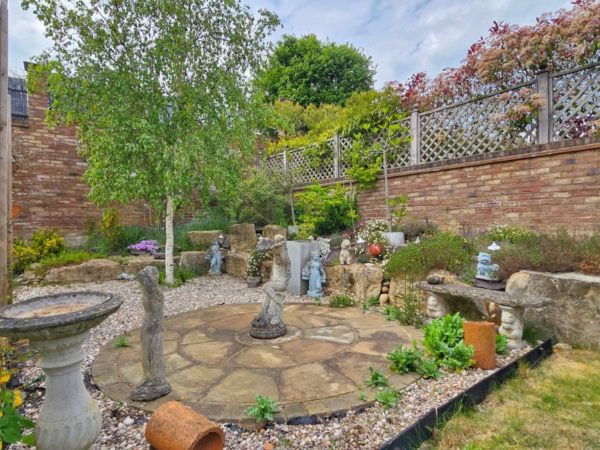 2 bedroom Bungalow for Sale Maulden, Bedfordshire