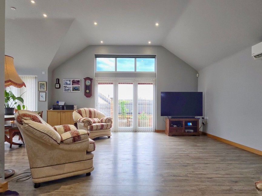 2 bedroom Bungalow for Sale Maulden, Bedfordshire