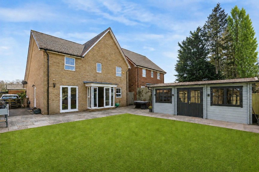 5 bedroom House for Sale Peregrine Way, Hatfield, Hertfordshire