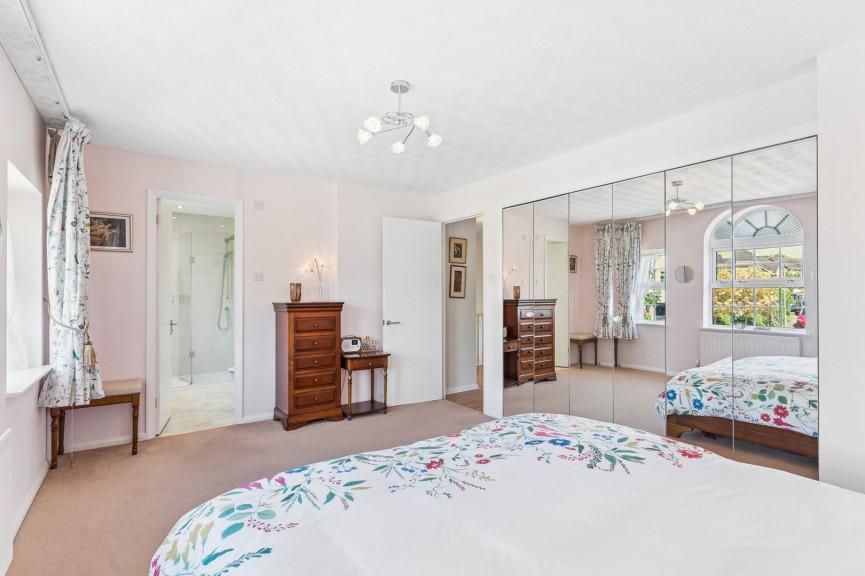 4 bedroom House for Sale Talbot Street, Hitchin, Hertfordshire