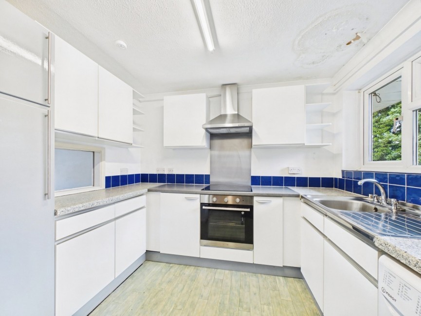 1 bedroom Flat for Sale Hazelwood Close, Hitchin, Hertfordshire