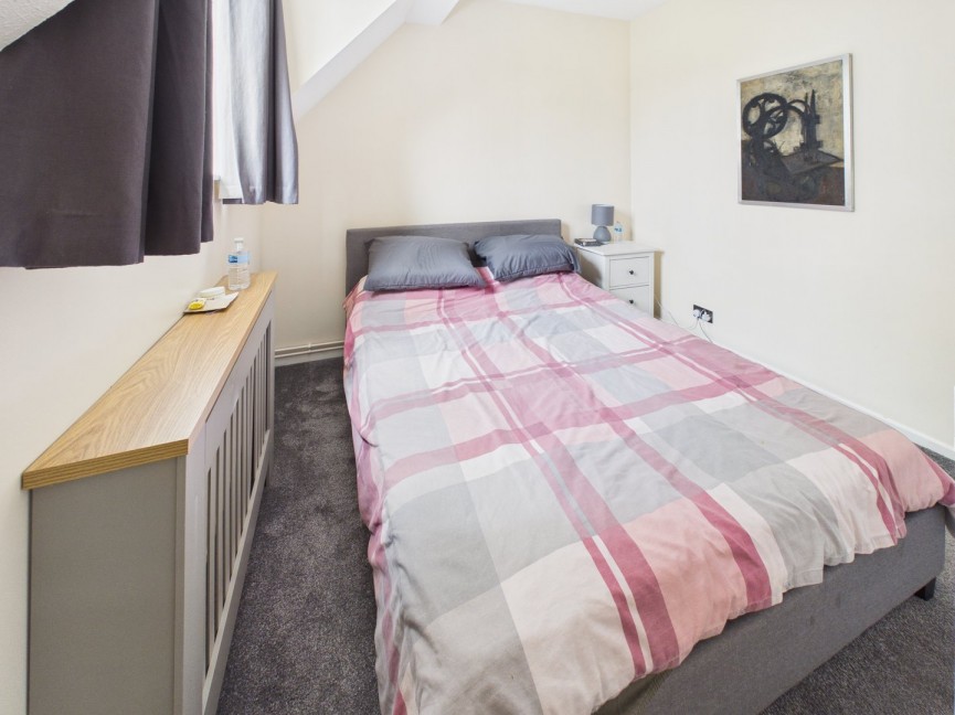 2 bedroom House for Sale High Street, Baldock, Hertfordshire