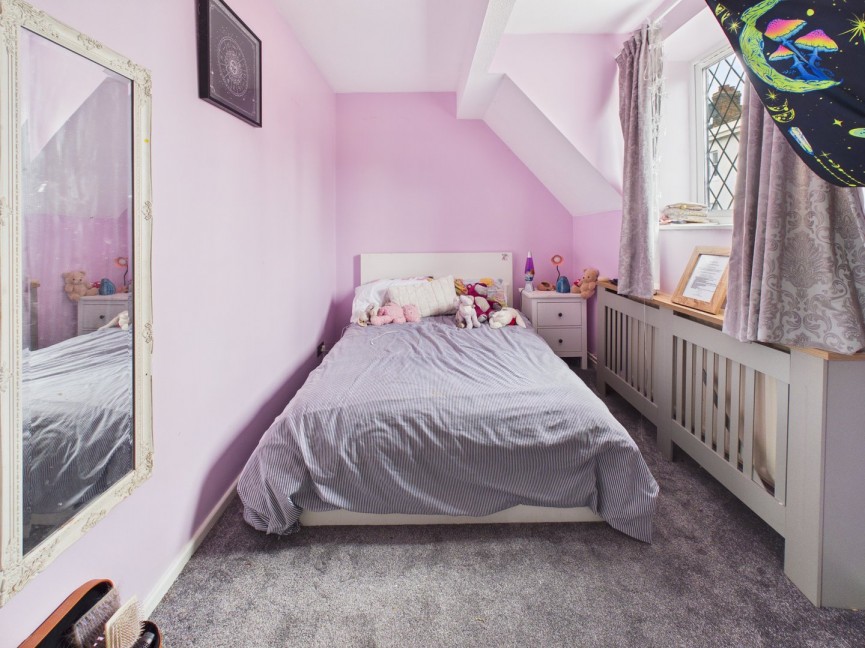 2 bedroom House for Sale High Street, Baldock, Hertfordshire