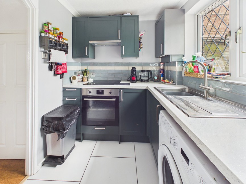 2 bedroom House for Sale High Street, Baldock, Hertfordshire