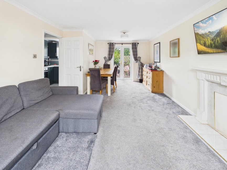 2 bedroom House for Sale High Street, Baldock, Hertfordshire