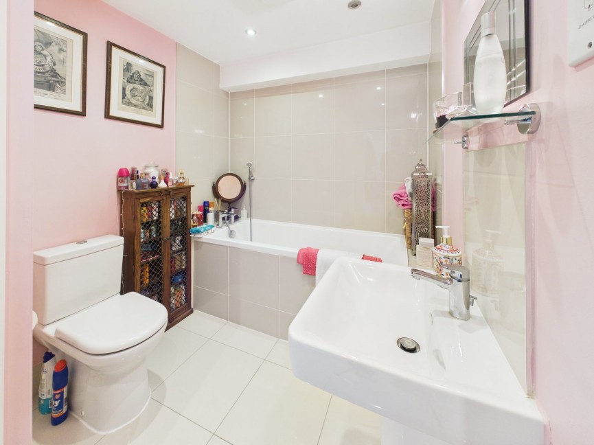 3 bedroom House for Sale Musgrove Maltings, Baldock, Hertfordshire