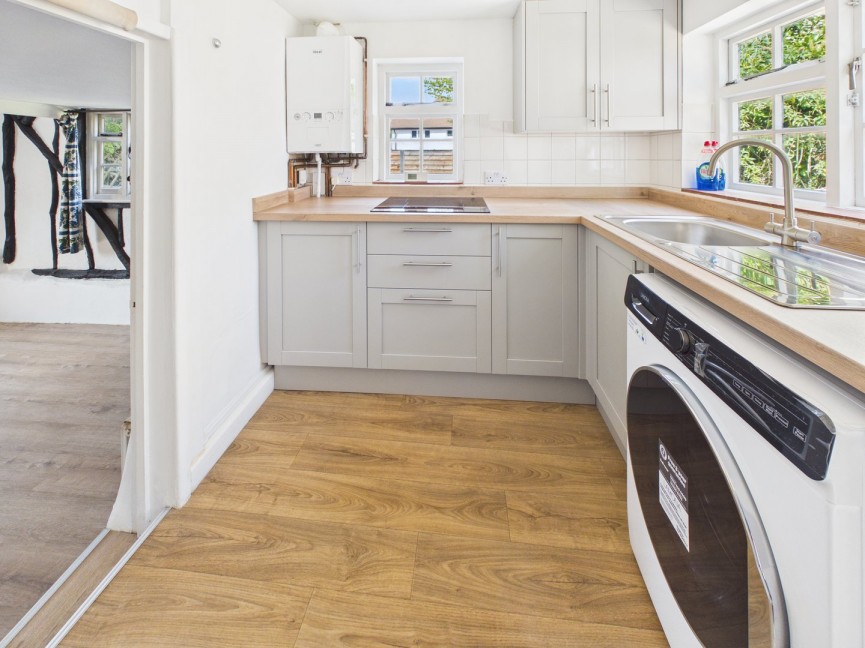 2 bedroom House for Sale High Street, Baldock, Hertfordshire