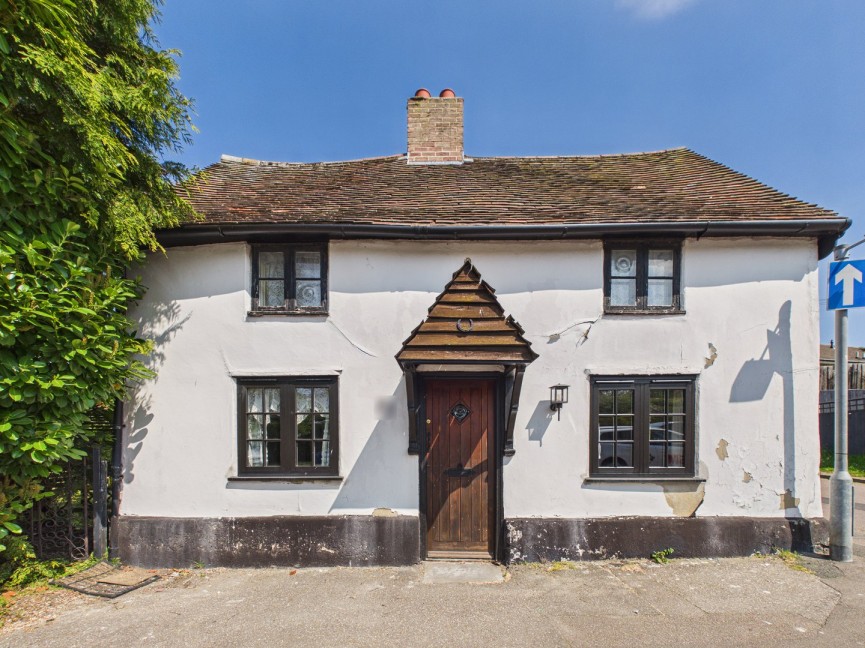 2 bedroom House for Sale High Street, Baldock, Hertfordshire