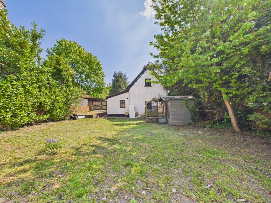 2 bedroom House for Sale High Street, Baldock, Hertfordshire