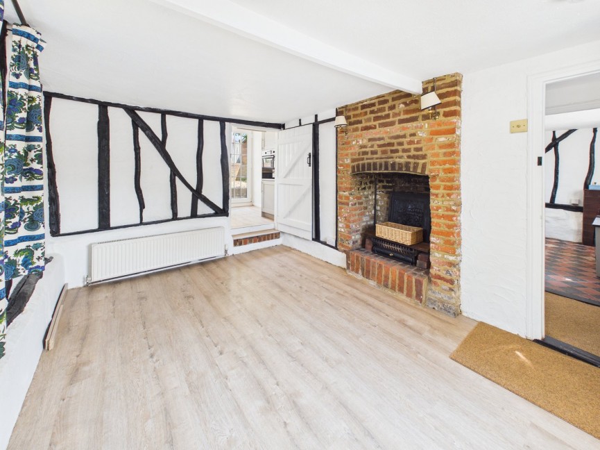 2 bedroom House for Sale High Street, Baldock, Hertfordshire