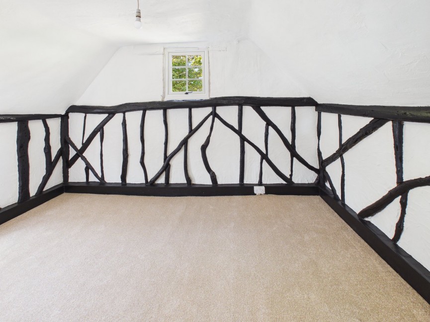 2 bedroom House for Sale High Street, Baldock, Hertfordshire