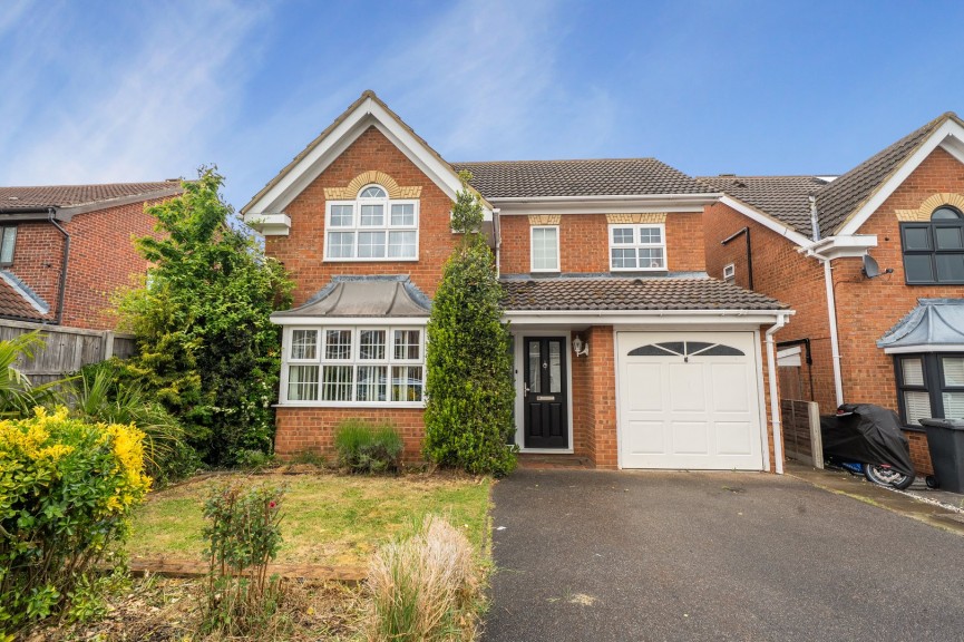 4 bedroom House for Sale Elgar Drive, Shefford, Bedfordshire