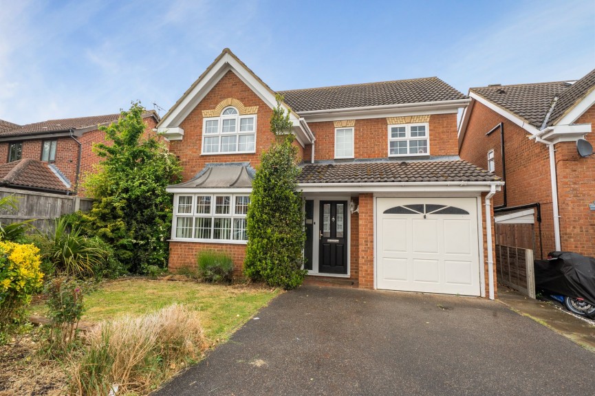 4 bedroom House for Sale Elgar Drive, Shefford, Bedfordshire