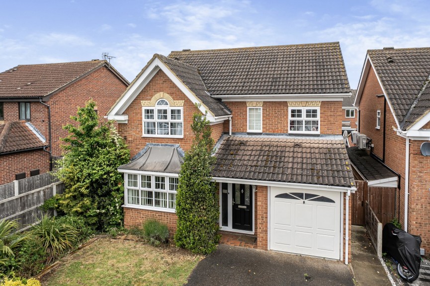 4 bedroom House for Sale Elgar Drive, Shefford, Bedfordshire