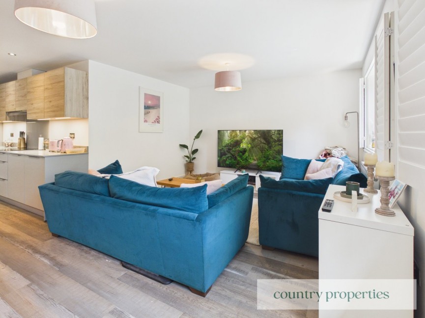 2 bedroom Flat for Sale Church Street, Welwyn, Hertfordshire