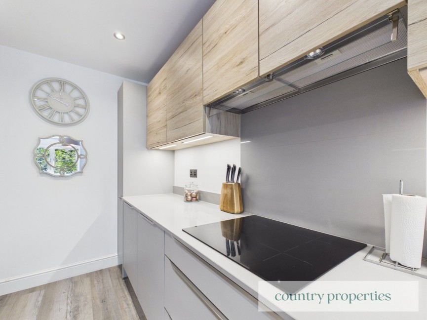 2 bedroom Flat for Sale Church Street, Welwyn, Hertfordshire