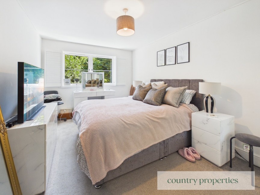 2 bedroom Flat for Sale Church Street, Welwyn, Hertfordshire