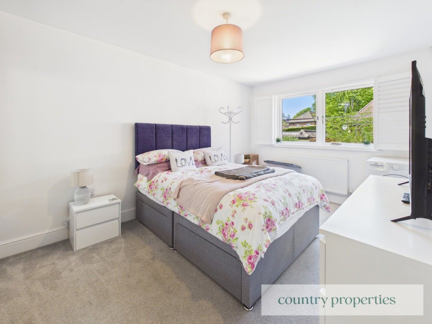 2 bedroom Flat for Sale Church Street, Welwyn, Hertfordshire