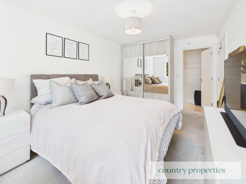 2 bedroom Flat for Sale Church Street, Welwyn, Hertfordshire