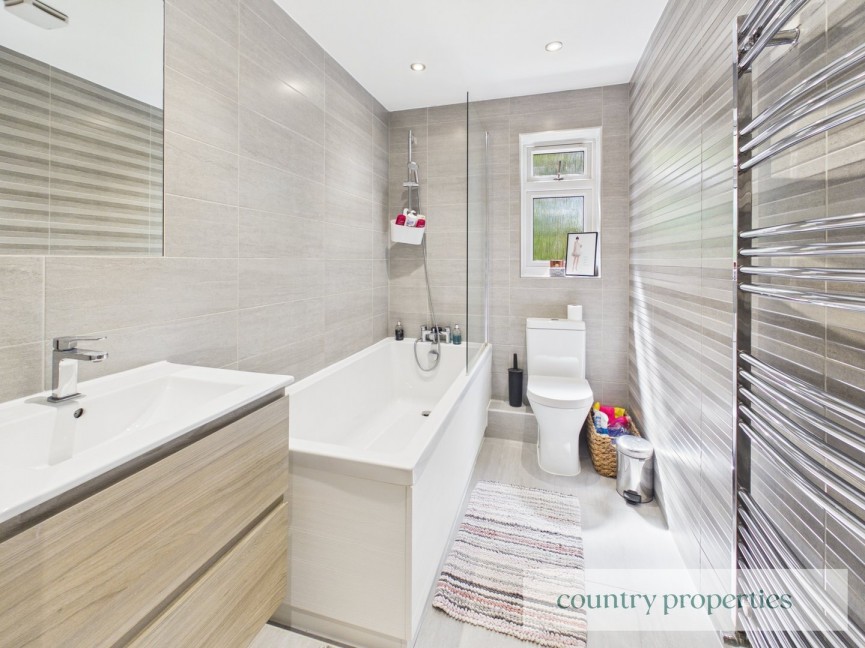 2 bedroom Flat for Sale Church Street, Welwyn, Hertfordshire