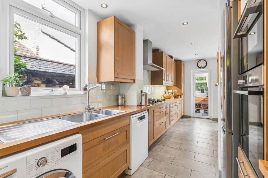 4 bedroom House for Sale Balmoral Road, Hitchin, Hertfordshire