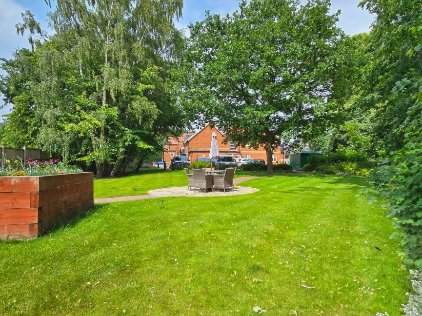 2 bedroom Flat for Sale Ampthill, Bedfordshire