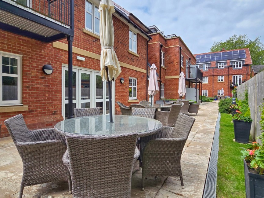 2 bedroom Flat for Sale Ampthill, Bedfordshire