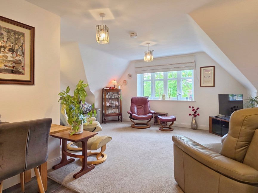 2 bedroom Flat for Sale Ampthill, Bedfordshire