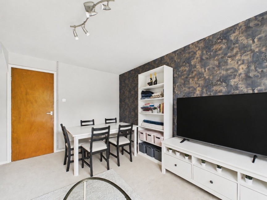 2 bedroom House for Sale Coleridge Close, Hitchin, Hertfordshire