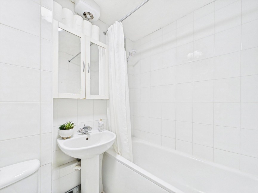 2 bedroom House for Sale Coleridge Close, Hitchin, Hertfordshire