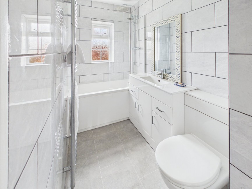 2 bedroom House for Sale Icknield Way East, Baldock, Hertfordshire
