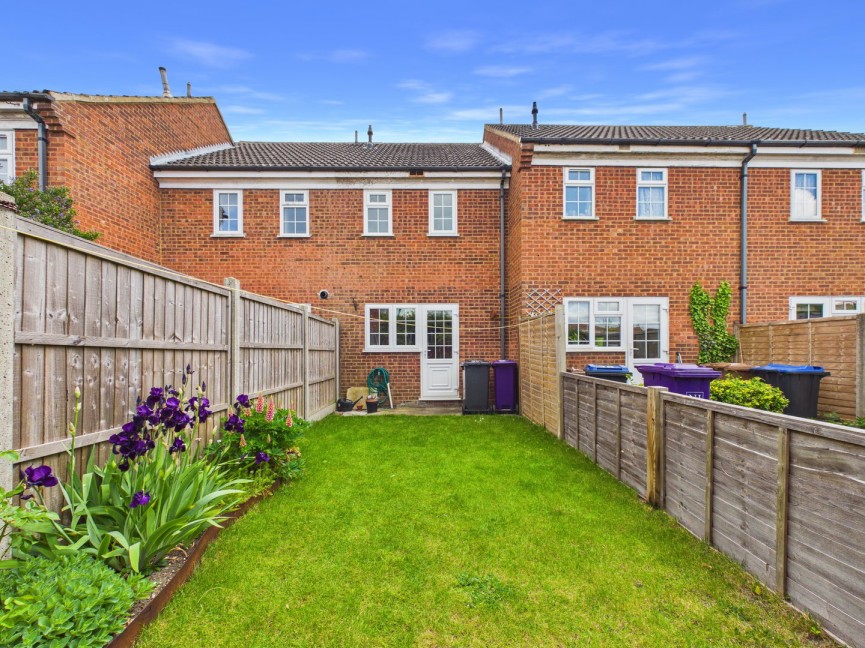 2 bedroom House for Sale Icknield Way East, Baldock, Hertfordshire