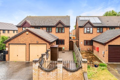 Sears Close, Shefford, Bedfordshire