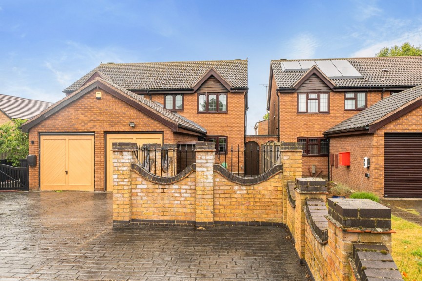 3 bedroom House for Sale Sears Close, Shefford, Bedfordshire