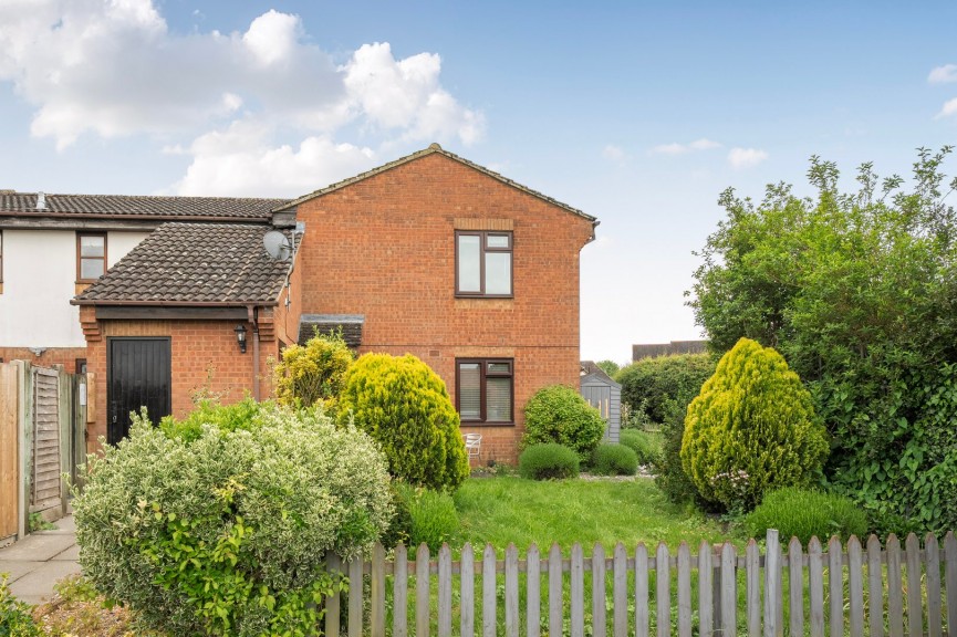 1 bedroom Flat for Sale Upperstone Close, Stotfold, Bedfordshire