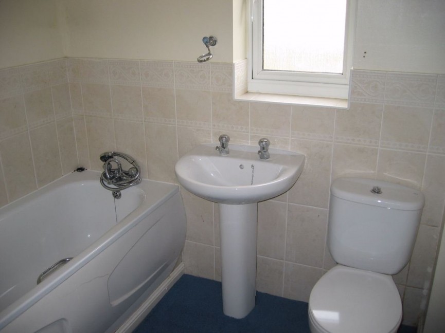 3 bedroom House for Letting Thistle Drive, Hatfield, Hertfordshire